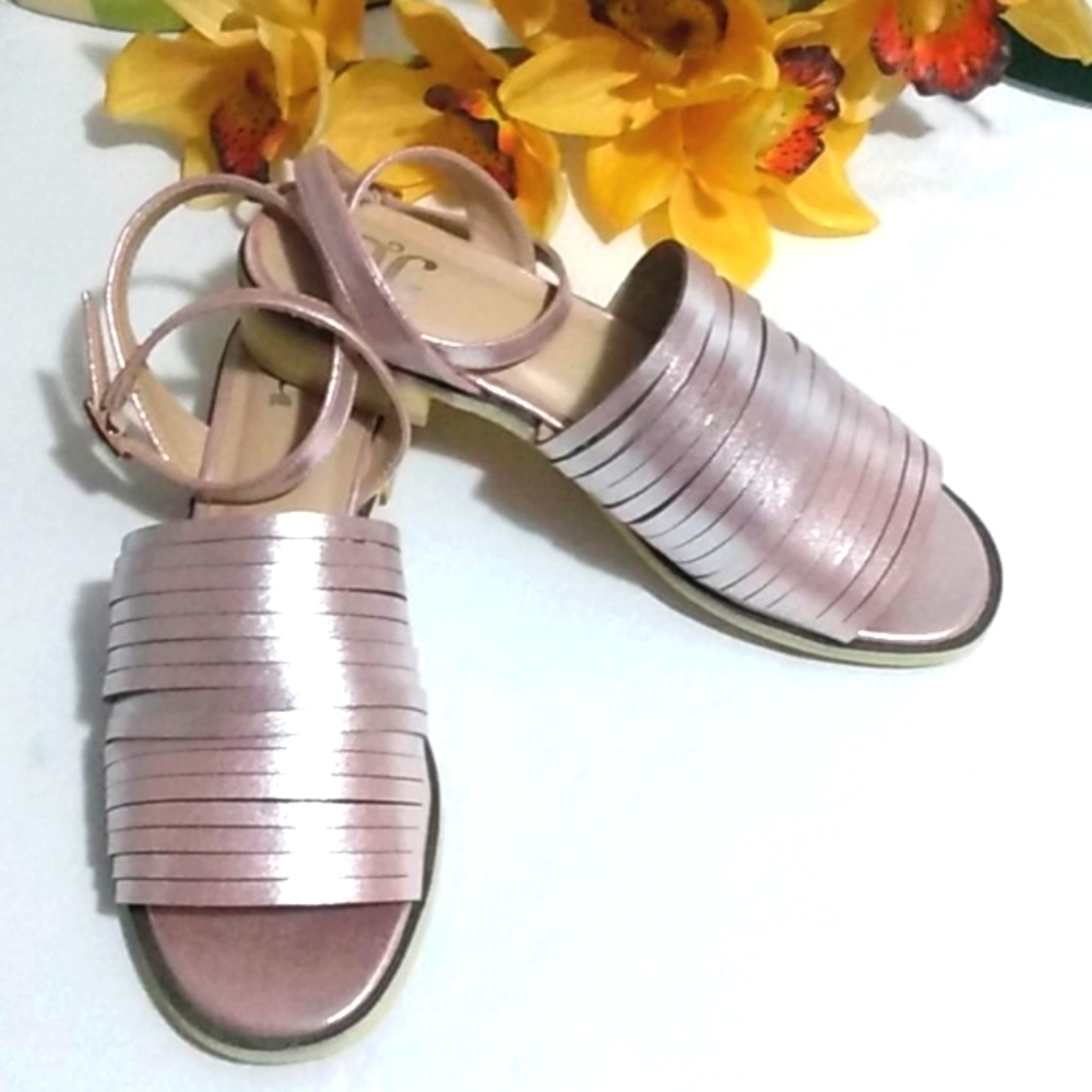 JG PINK SHIMMER STRAPPY SANDALS SIZE 7.5